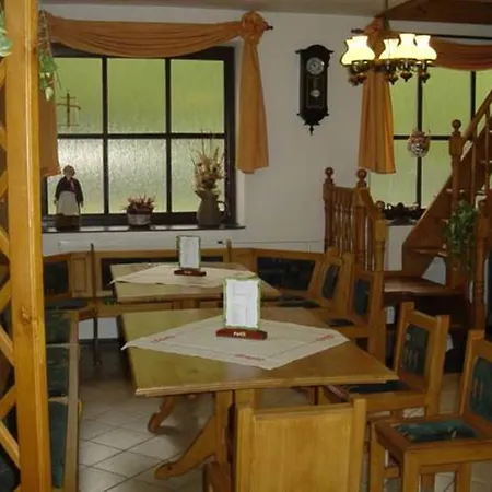 V Budech 3*